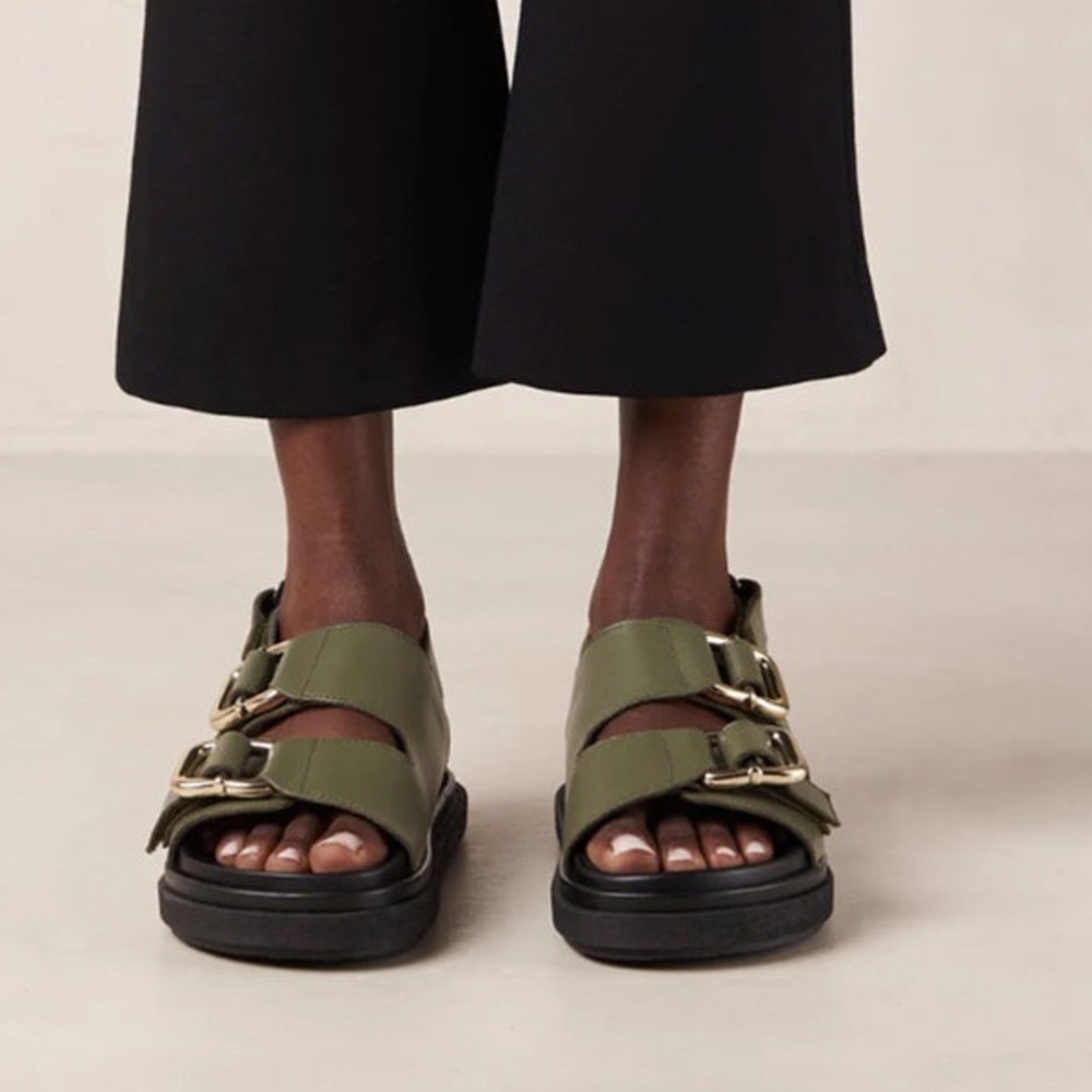 ALOHAS 
Harper Buckle-Straps Leather Sandals